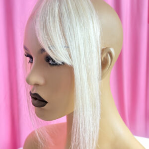 grzywka blond