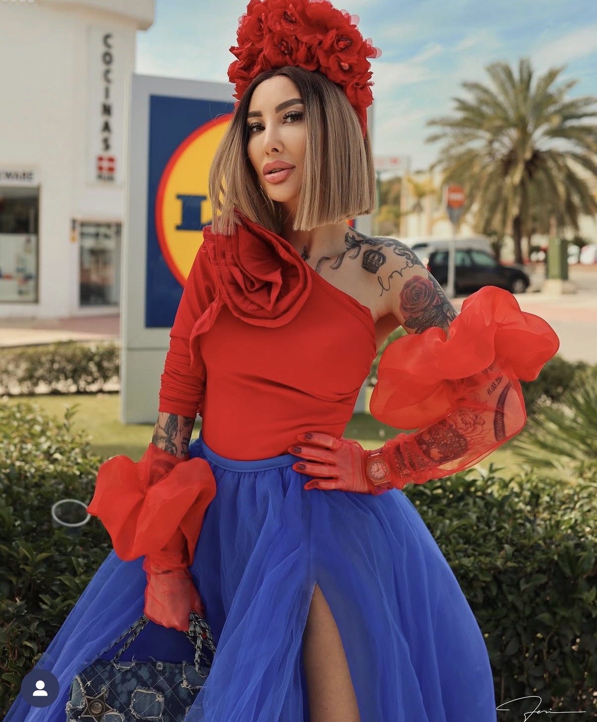 Krótka Prosto Ścięta Peruka Ciemny Blond - RIRI - obrazek 3