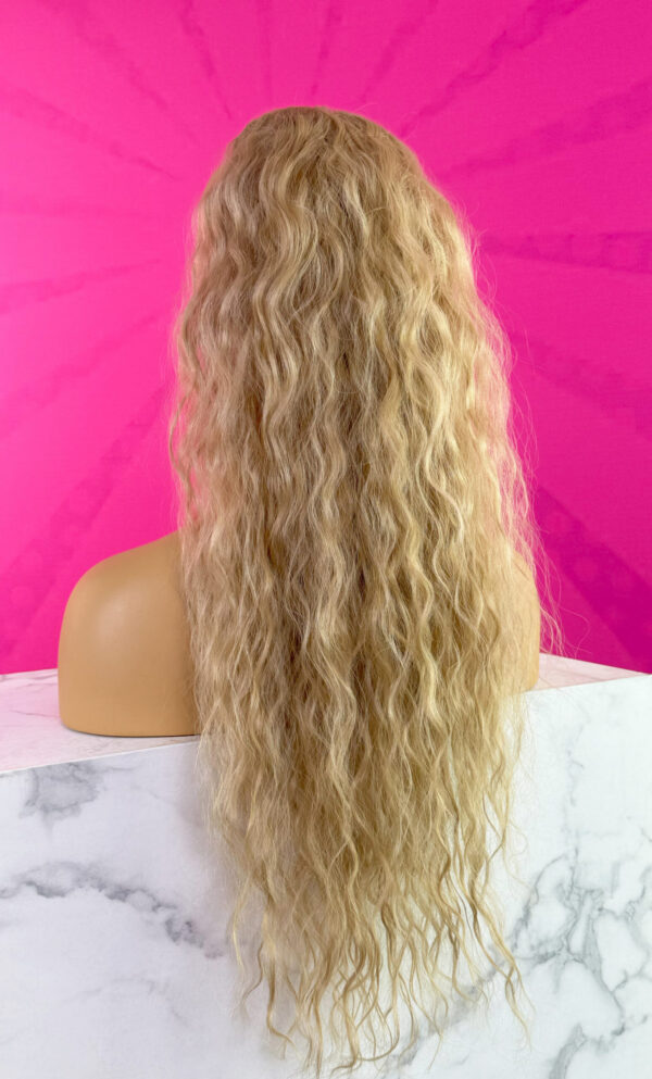 Doczepiany Kucyk - Kitka Brazylijskie Fale Piaskowy Blond 70cm - obrazek 3