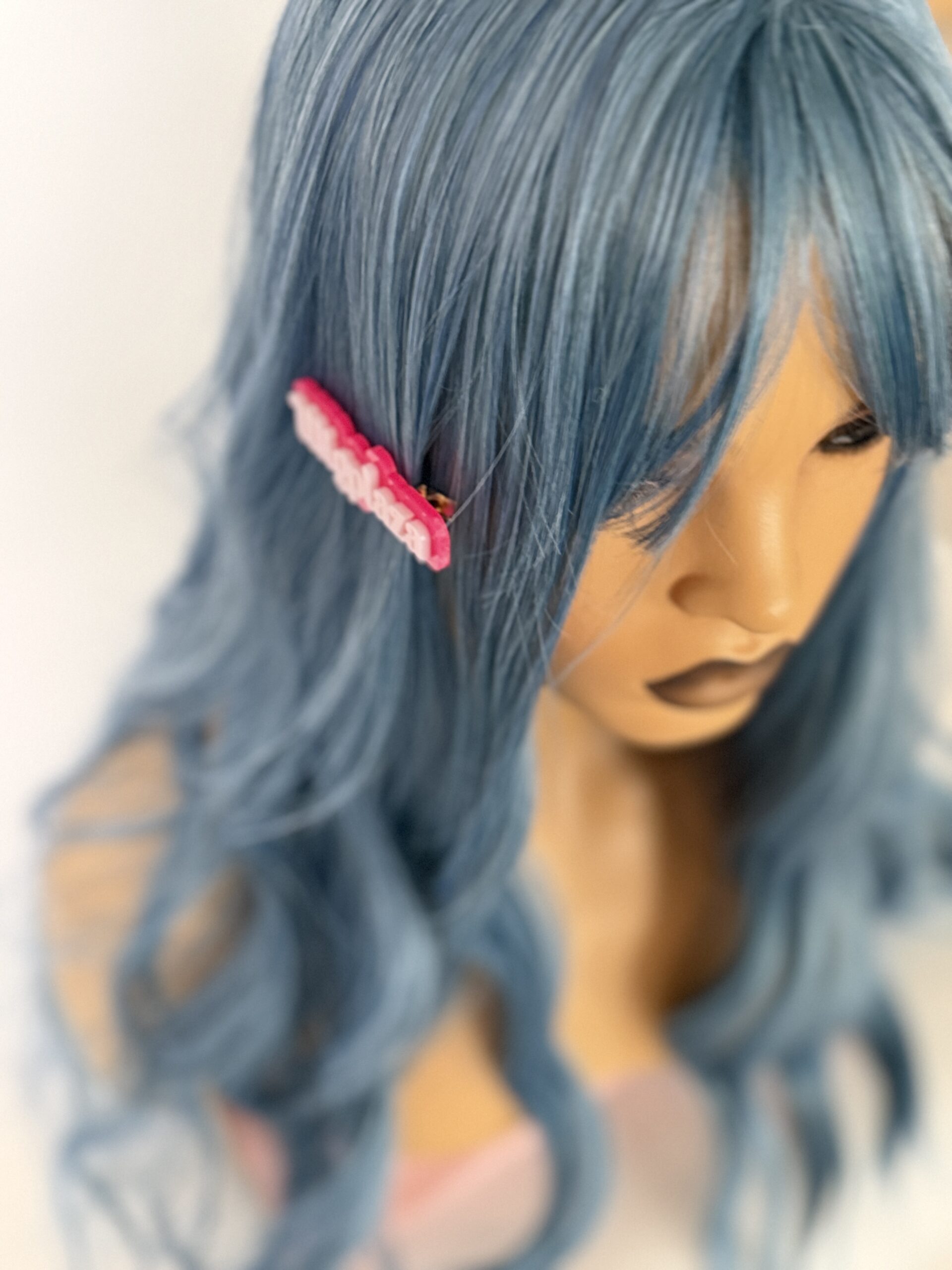 Niebieska peruka z grzywką