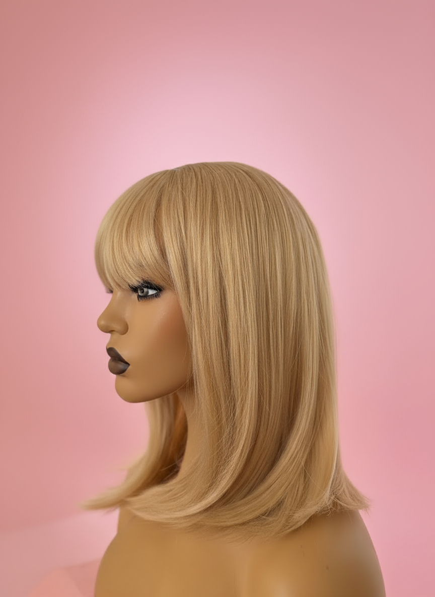 Peruka Złocisty Blond Bob z Grzywką – Dolly - obrazek 5