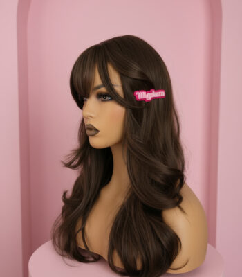 brązowa peruka z grzywką