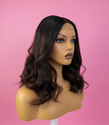 Czarna kręcona peruka z refleksami