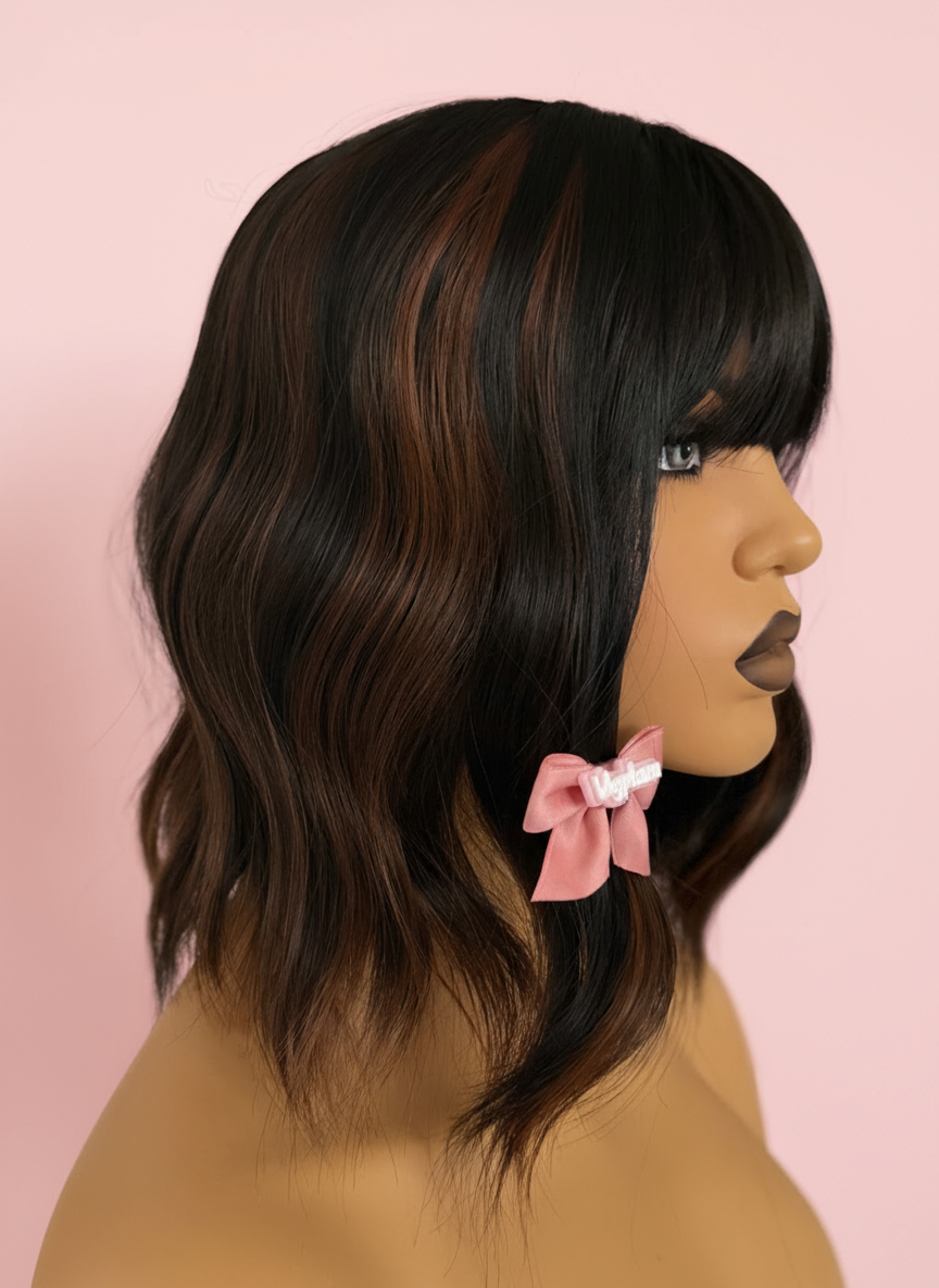 krótka peruka z grzywką