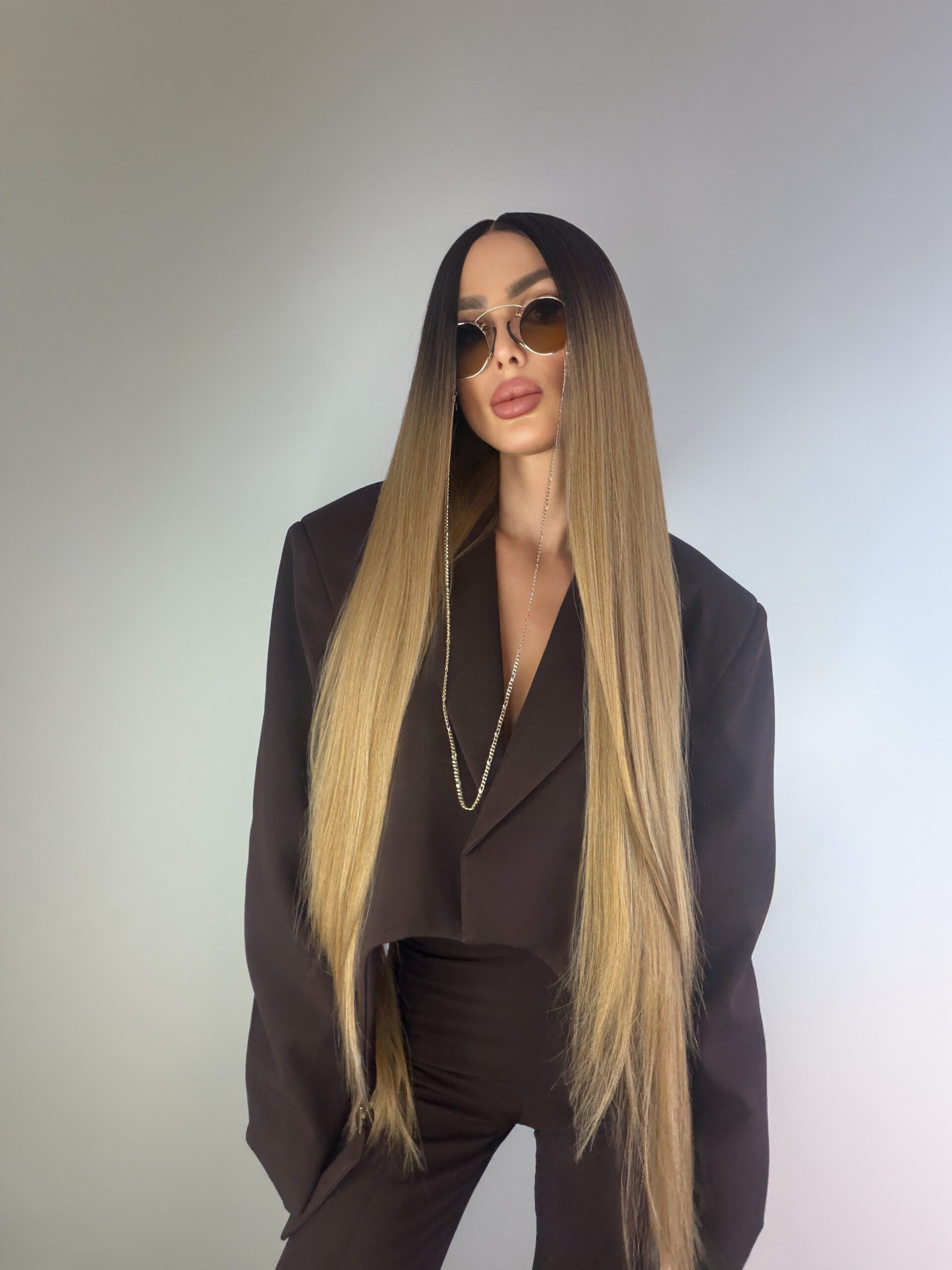 długa prosta peruka lacefront ciemny blond